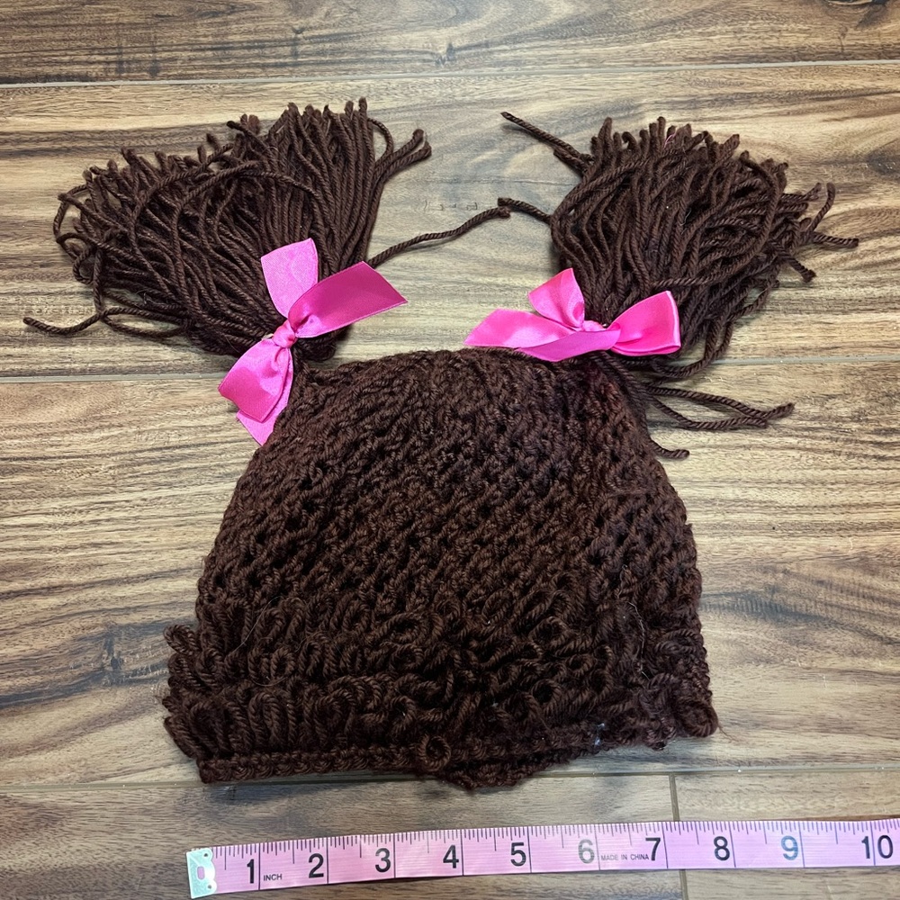 - Cabbage patch kids, brown yarn hair hat